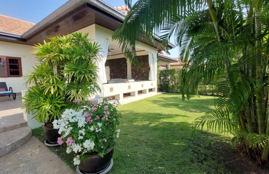 Semi detached house Baan Lisa 1B